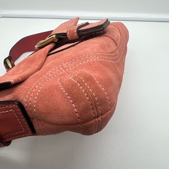 COACH 8A18 VINTAGE Y2K Soho Demi Flap Salmon Pink Suede Shoulder Baguette Bag - Picture 10 of 17